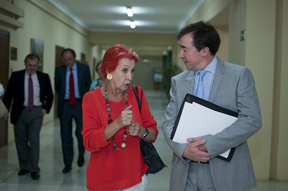 Rosa María Calaf y el rector José Carrillo